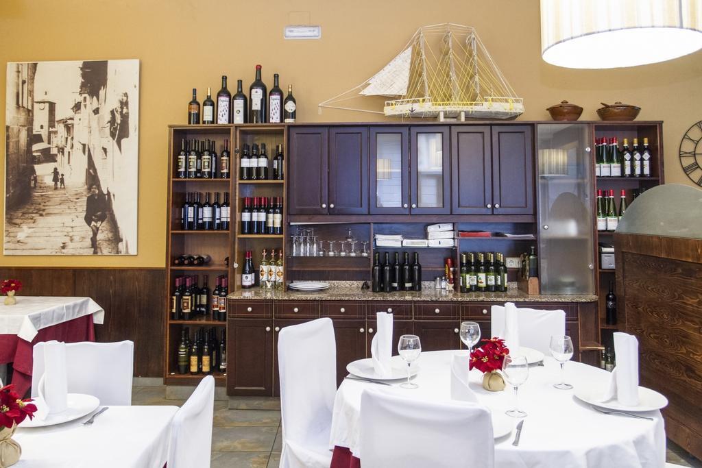 Hostal Restaurante Alarico Альярис Экстерьер фото