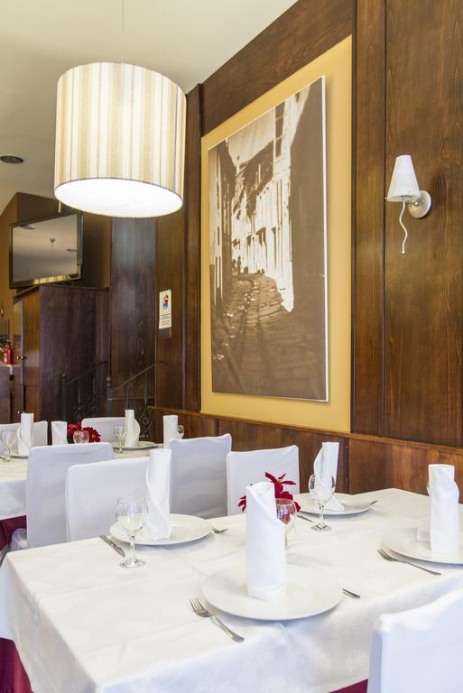 Hostal Restaurante Alarico Альярис Экстерьер фото