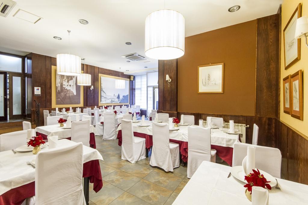 Hostal Restaurante Alarico Альярис Экстерьер фото